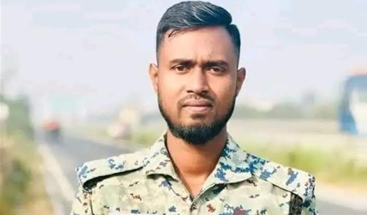 ধামরাইয়ে ডোবা থেকে পুলিশ সদস্যের মরদেহ উদ্ধার, স্ত্রী আটক