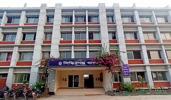 সিদ্ধিরগঞ্জ থানা ভাঙচুরের ঘটনায় মামলা, আসামি ৫ হাজার