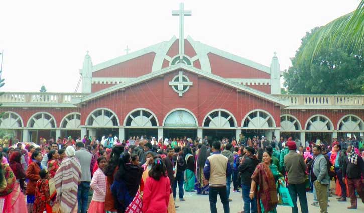 দেশের সুখ-সমৃদ্ধি কামনায় রাজশাহীতে বড়দিন উদযাপন