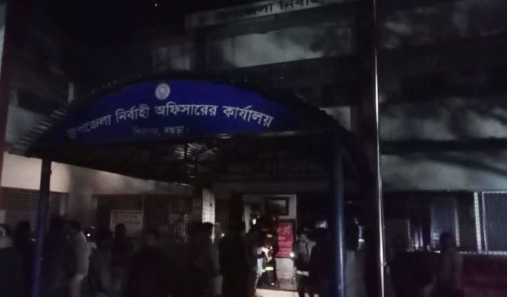 শিবগঞ্জে ইউএনও কার্যালয়ে আগুন