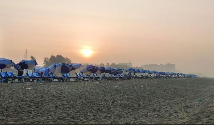 নতুন বছরের সূর্যের আলোয় উজ্জ্বল কক্সবাজার