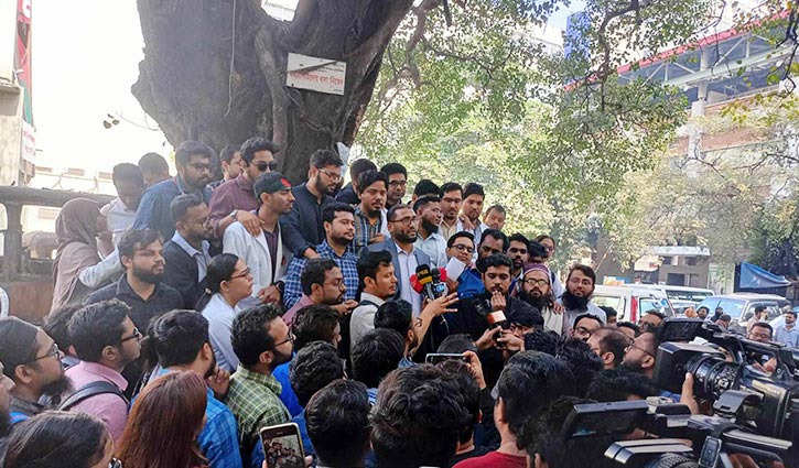 দাবি আদায়ে আজও জড়ো হচ্ছেন ট্রেইনি চিকিৎসকরা