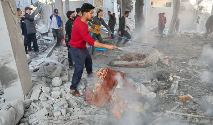 Bodies scattered on Gaza road