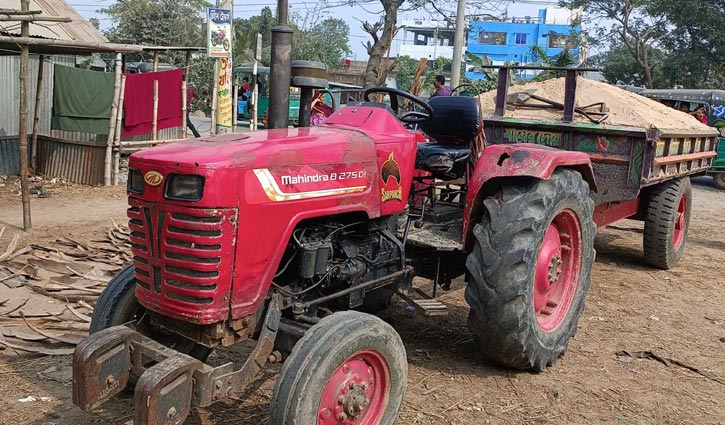 ব্রাহ্মণবাড়িয়ায় ট্রাক্টরের ধাক্কায় শিক্ষকের মৃত্যু