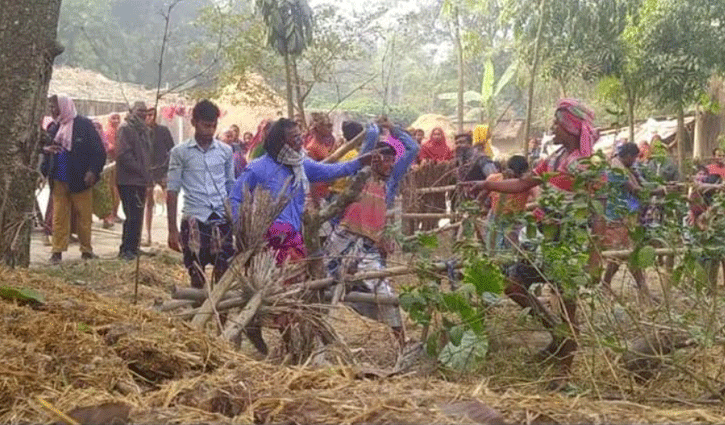 ইউপি সদস্যের বেয়াই বাড়ির রাস্তা করতে জমি দখলের অভিযোগ