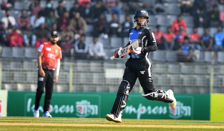 শেষ ২ ওভারে মোস্তাফিজের ৩৯, চ্যালেঞ্জ ছুড়ল রংপুর