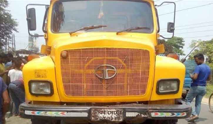 Two die while repairing truck in Narayanganj