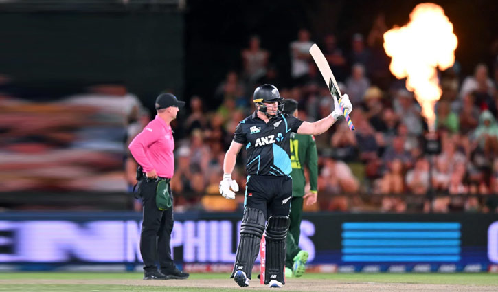 New Zealand beat Pakistan by 7 wickets