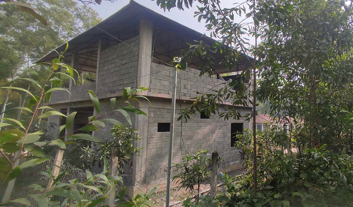 বনের মাঝখানে তৈরি হচ্ছে রিসোর্ট