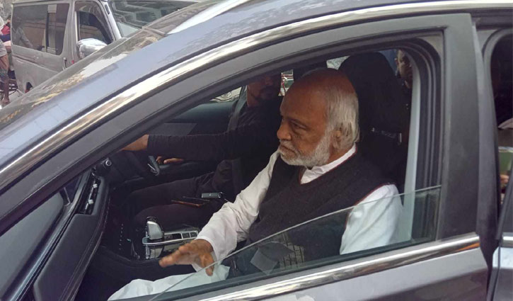 মঈন খানকে ছেড়ে দেওয়া হয়েছে