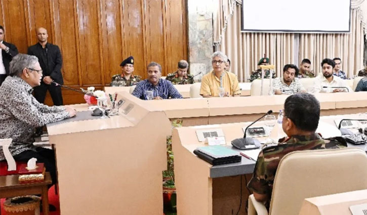 ২৪ ঘণ্টার মধ্যে অন্তর্বর্তীকালীন সরকারের ঘোষণা আসতে পারে