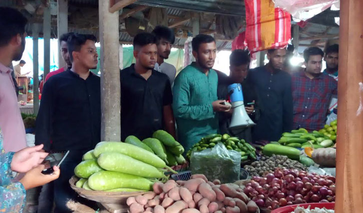 পঞ্চগড়ে দ্রব্যমূল্য নিয়ন্ত্রণে শিক্ষার্থীদের বাজার মনিটরিং