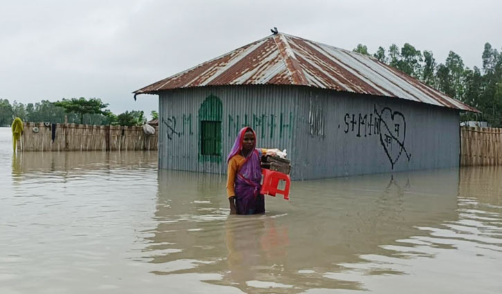 কুড়িগ্রামে পানিবন্দি লক্ষাধিক মানুষ