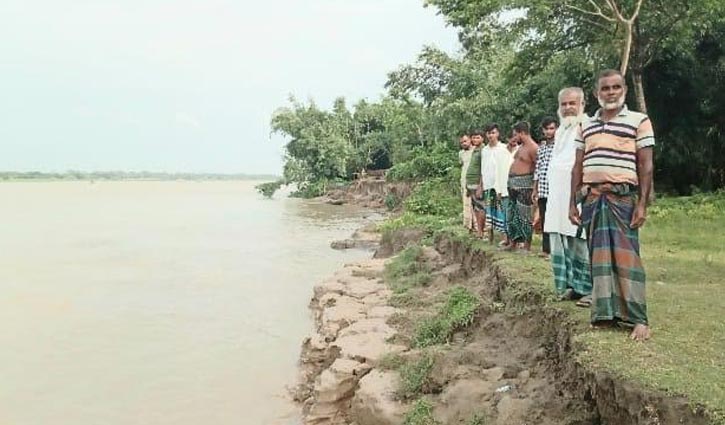 নড়াইলে মধুমতি নদীতে বিলীন হচ্ছে গ্রাম