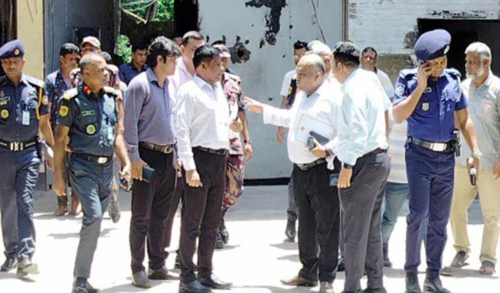 নরসিংদী কারাগার পরিদর্শন করলেন তদন্ত কমিটির প্রধান