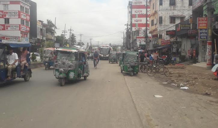 কারফিউ না থাকায় নোয়াখালীতে জনমনে স্বস্তি 