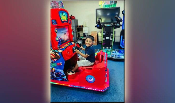 ছোট্ট আহাদের জন্য মসজিদ-এতিমখানায় দোয়া