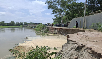 টাঙ্গাইলে সংযোগ সড়ক ভেঙে যোগাযোগ বিচ্ছিন্ন, লাখো মানুষের ভোগান্তি