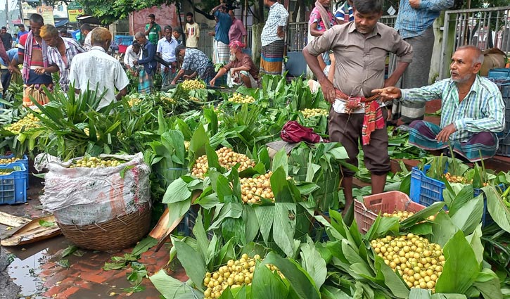 লটকনের জমজমাট হাট