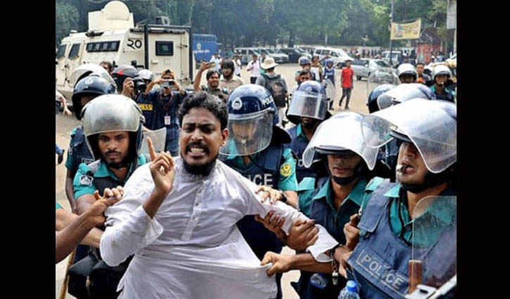 গণতান্ত্রিক ছাত্র শক্তির আহ্বায়ক আখতার রিমান্ডে