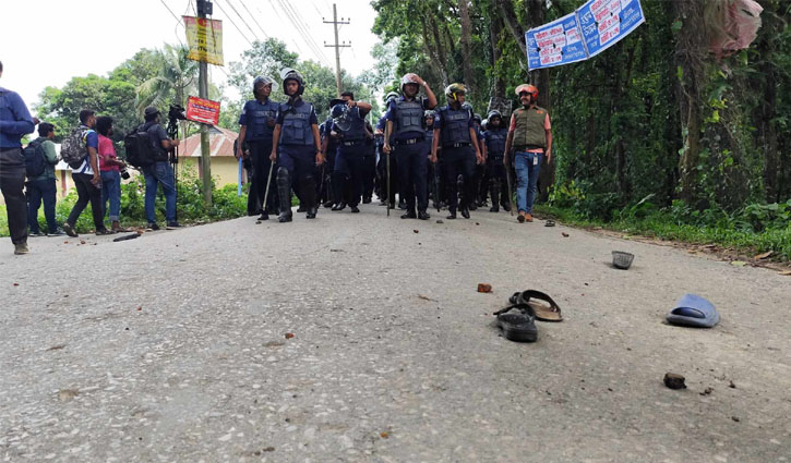 কুবি শিক্ষার্থীদের সঙ্গে পুলিশের ধাওয়া-পাল্টা ধাওয়া, আহত ১০