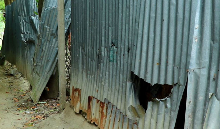 জমি নিয়ে বিরোধে ৫ জনকে পিটিয়ে জখম, বাড়িঘর ভাঙচুর