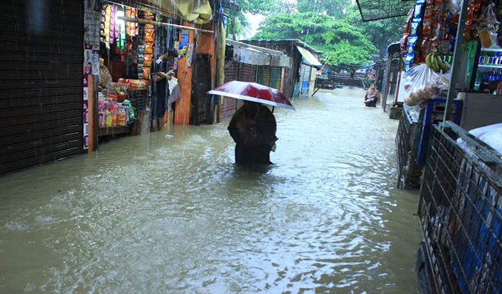 প্রবল বৃষ্টিতে চট্টগ্রামে জলাবদ্ধতা