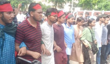 Student leaders enter Bangabhaban with memorandum