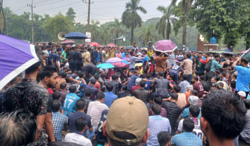 Protest against quota: RU students block Dhaka-Rajshahi highway