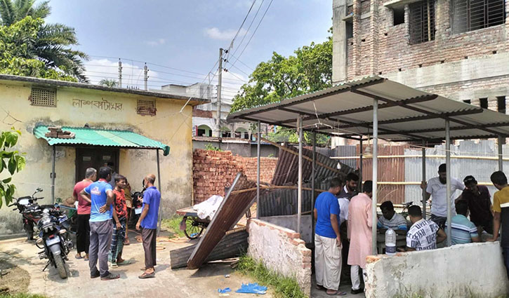 কুষ্টিয়ায় সেফটিক ট্যাংকে নেমে ২ শ্রমিকের মৃত্যু কুষ্টিয়ায় সেফটিক ট্যাংকে নেমে ২ শ্রমিকের মৃত্যু
