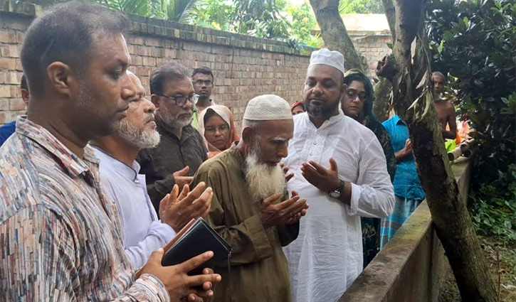 উত্তরায় নিহত আসিফের বাড়িতে সাতক্ষীরা আওয়ামী লীগ নেতারা