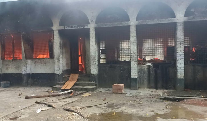 শেরপুর জেলা কারাগারের সব বন্দি পালিয়েছে