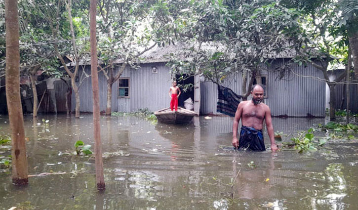 সিরাজগঞ্জে এখনও পানিবন্দি লাখো মানুষ, বন্যায় ৮ জনের মৃত্যু