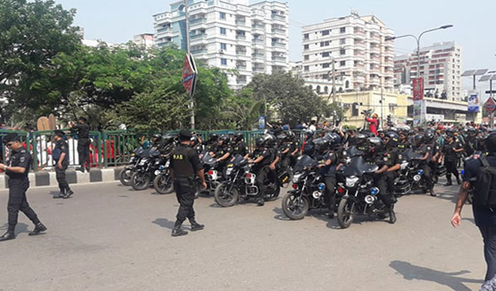 ঈদুল আজহা: ঢাকায় নজিরবিহীন নিরাপত্তা ঈদুল আজহা: ঢাকায় নজিরবিহীন নিরাপত্তা