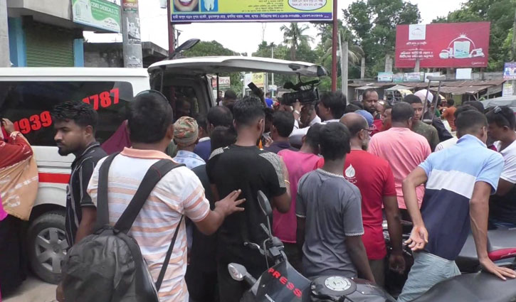 যশোরে অবহেলায় প্রসূতি-নবজাতকের মৃত্যু, ক্লিনিকে ভাংচুর যশোরে অবহেলায় প্রসূতি-নবজাতকের মৃত্যু, ক্লিনিকে ভাংচুর
