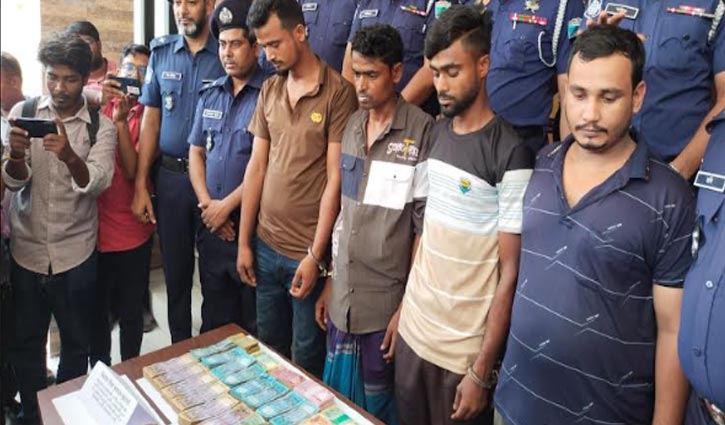 বগুড়ায় ব্যাংকের টাকা চুরির ঘটনায় গ্রেপ্তার ৪