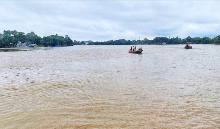 উজানে অস্বাভাবিক বৃষ্টি, ছাতকে সুরমার পানি বিপৎসীমার ওপর উজানে অস্বাভাবিক বৃষ্টি, ছাতকে সুরমার পানি বিপৎসীমার ওপর
