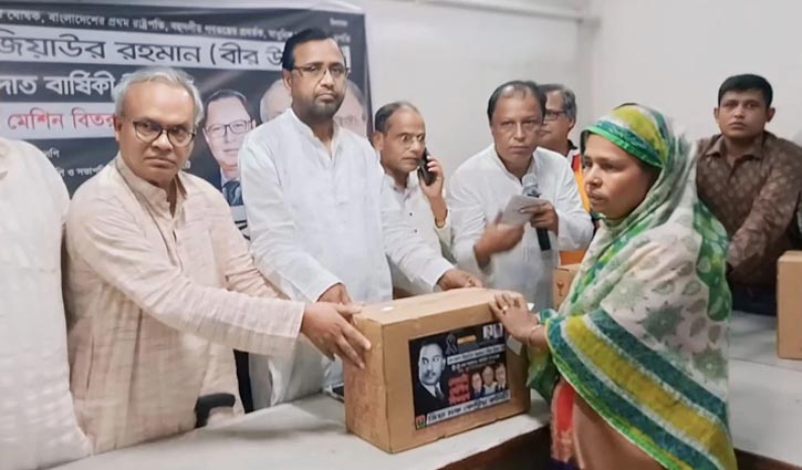 নিপীড়িত মানুষের পাশে দাঁড়াতেই বিএনপির জন্ম: রিজভী নিপীড়িত মানুষের পাশে দাঁড়াতেই বিএনপির জন্ম: রিজভী