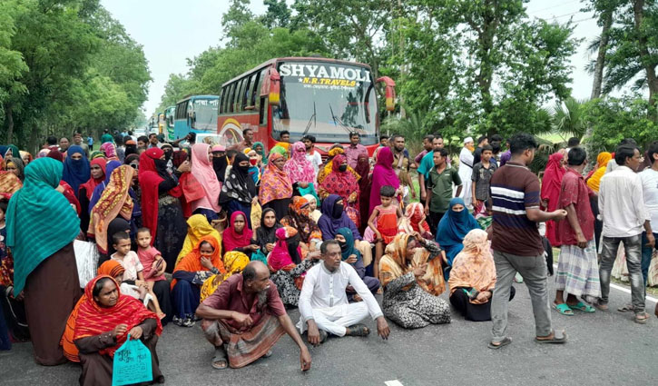 কার্যালয়ে ইউপি চেয়ারম্যানের ওপর হামলা, মহাসড়ক অবরোধ