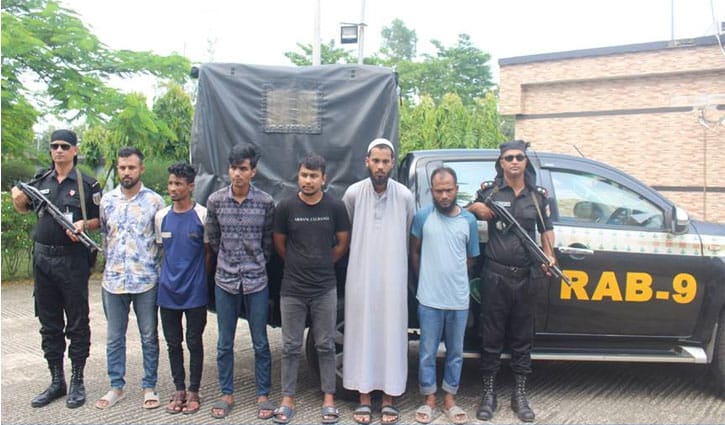 সিলেটে বিপুল পরিমাণ চোরাই মোবাইলসহ গ্রেপ্তার ৬