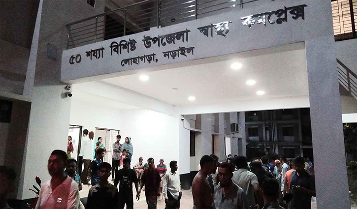 দুই মোটরসাইকেলের মুখোমুখি সংঘর্ষ, গুরুতর আহত ৪