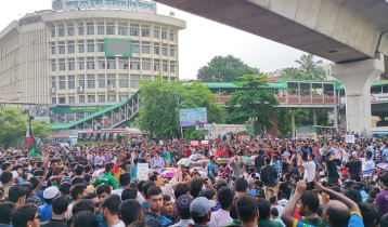 Students block Shahbagh intersection again protesting quota system
