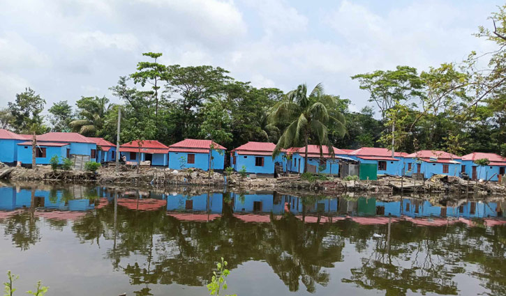 ‘পলিথিনে মোড়ানো’ জীবনে এখন সুখের ঠিকানা