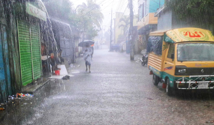 ঈদের আগের রাত নির্ঘুম কাটলো সুনামগঞ্জবাসীর