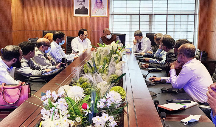 দগ্ধ রোগীদের জন্য বোর্ড সভা করলেন স্বাস্থ্যমন্ত্রী