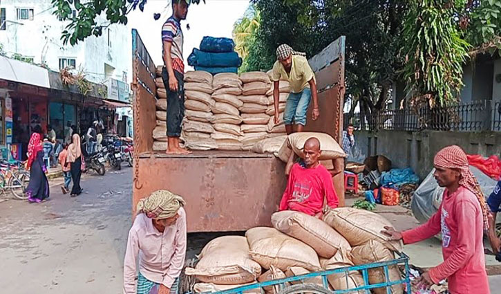 সুনামগঞ্জের তিনটি বর্ডার হাট দিয়ে অবৈধভাবে ঢুকছে ভারতীয় পণ্য