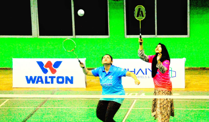ওয়ালটন মিডিয়া কাপ ব্যাডমিন্টনের সেমিতে উঠলেন যারা