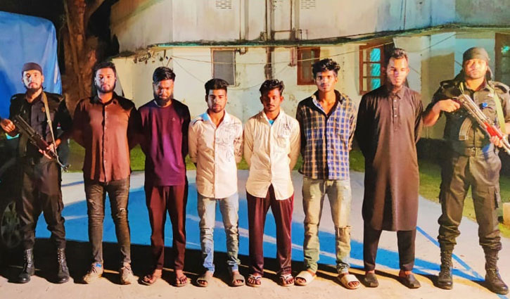 ডাকাতির প্রস্তুতিকালে কিশোর গ্যাংয়ের ৬ সদস্য গ্রেপ্তার
