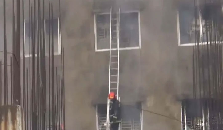 Fire at warehouse in Demra: Building marked risky Fire at warehouse in Demra: Building marked risky