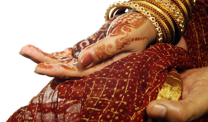 বিয়ের ৭ দিন পর স্বামী ছেড়ে প্রেমিকের সঙ্গে পালালেন নববধূ